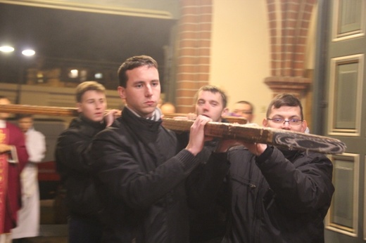 Symbole ŚDM w parafii NSJ w Gdańsku